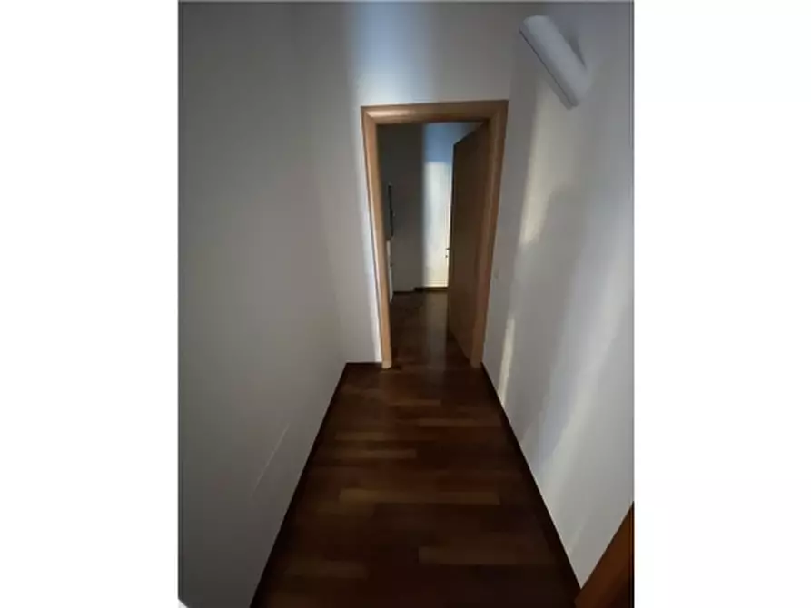 Immagine 9 di Negozio in affitto  a Montelupo Fiorentino
