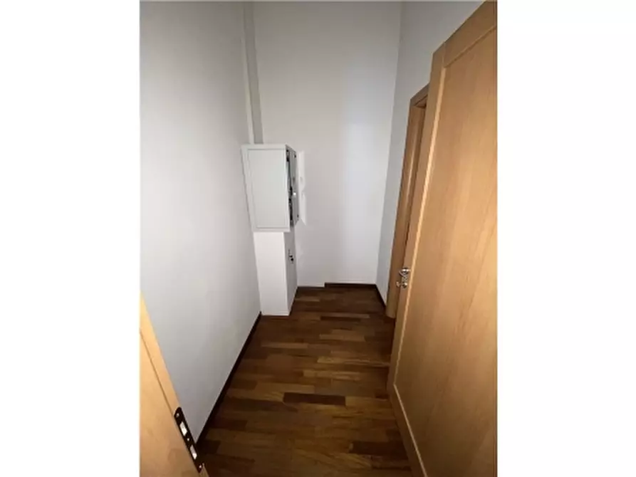 Immagine 10 di Negozio in affitto  a Montelupo Fiorentino