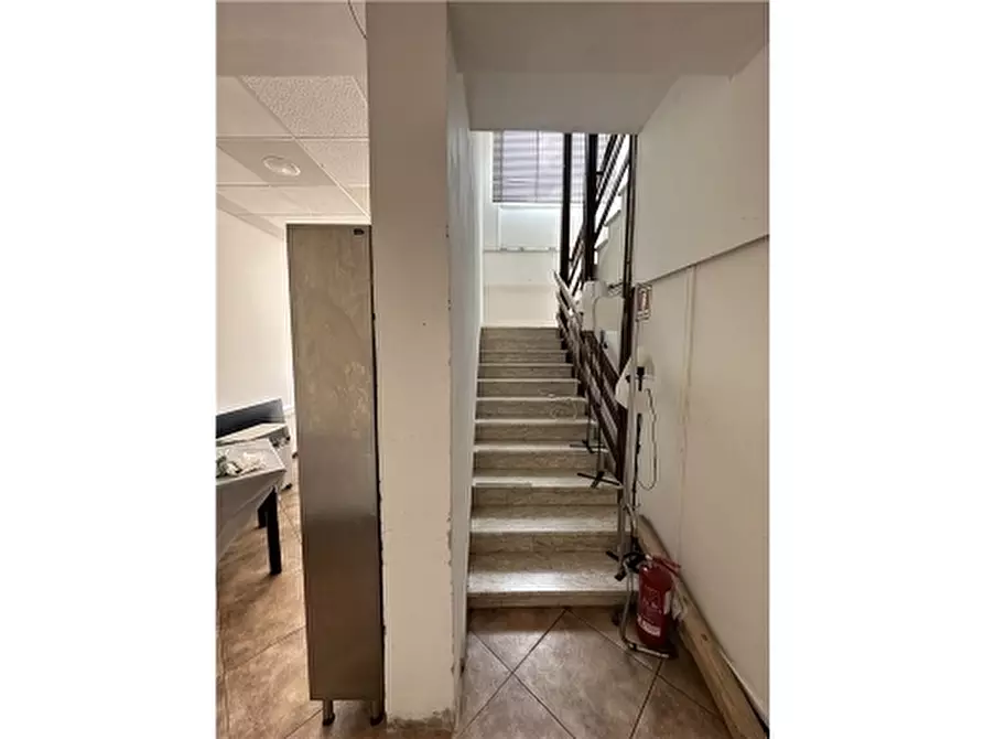 Immagine 2 di Negozio in affitto  a Montelupo Fiorentino