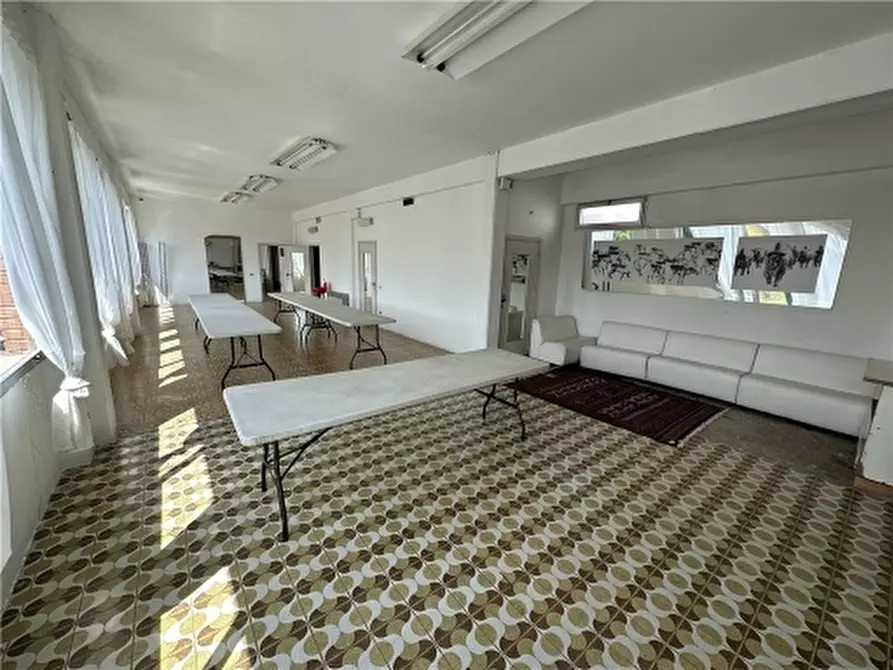 Immagine 9 di Negozio in affitto  a Montelupo Fiorentino