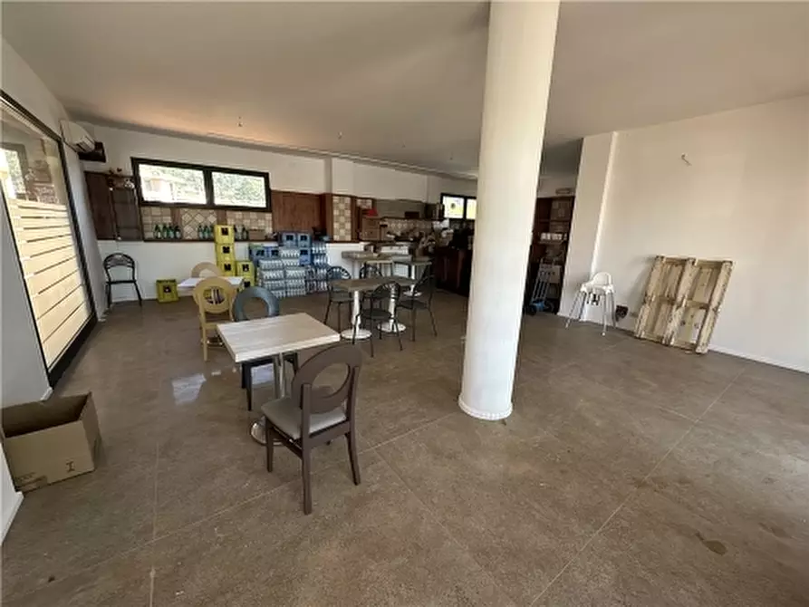 Immagine 2 di Negozio in affitto  a Montelupo Fiorentino