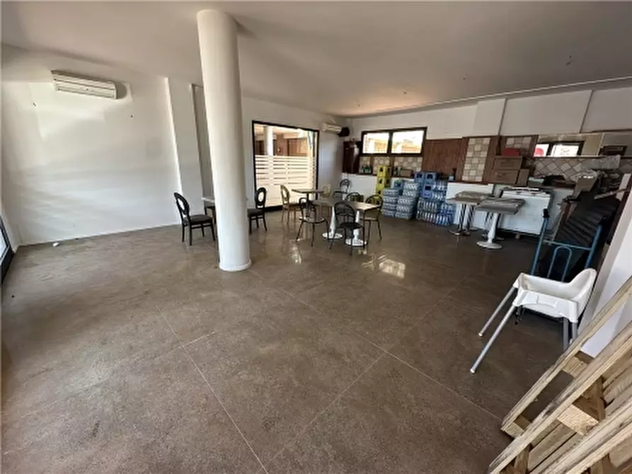 Immagine 3 di Negozio in affitto  a Montelupo Fiorentino