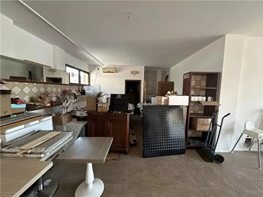 Immagine 4 di Negozio in affitto  a Montelupo Fiorentino