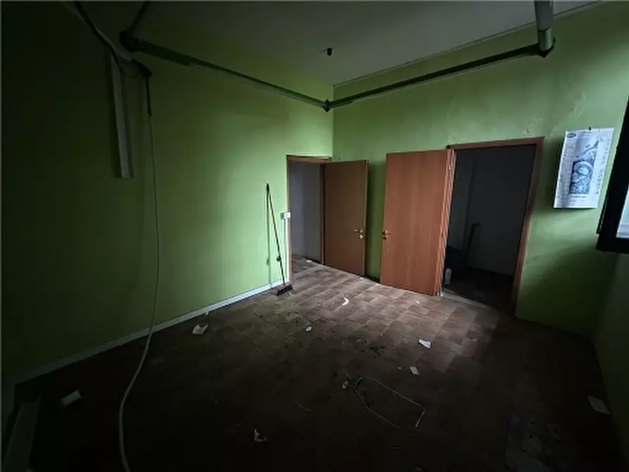 Immagine 7 di Negozio in vendita  a Montelupo Fiorentino