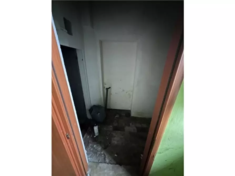 Immagine 9 di Negozio in vendita  a Montelupo Fiorentino