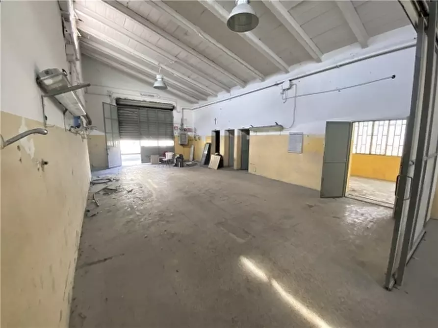 Immagine 1 di Magazzino in affitto  a Empoli