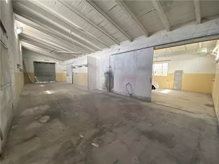 Immagine 3 di Magazzino in affitto  a Empoli