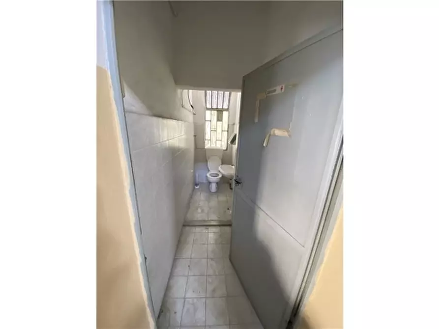 Immagine 11 di Magazzino in affitto  a Empoli