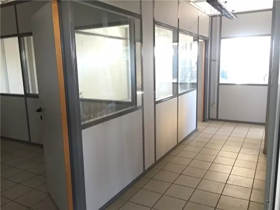 Immagine 3 di Magazzino in affitto  a Montelupo Fiorentino
