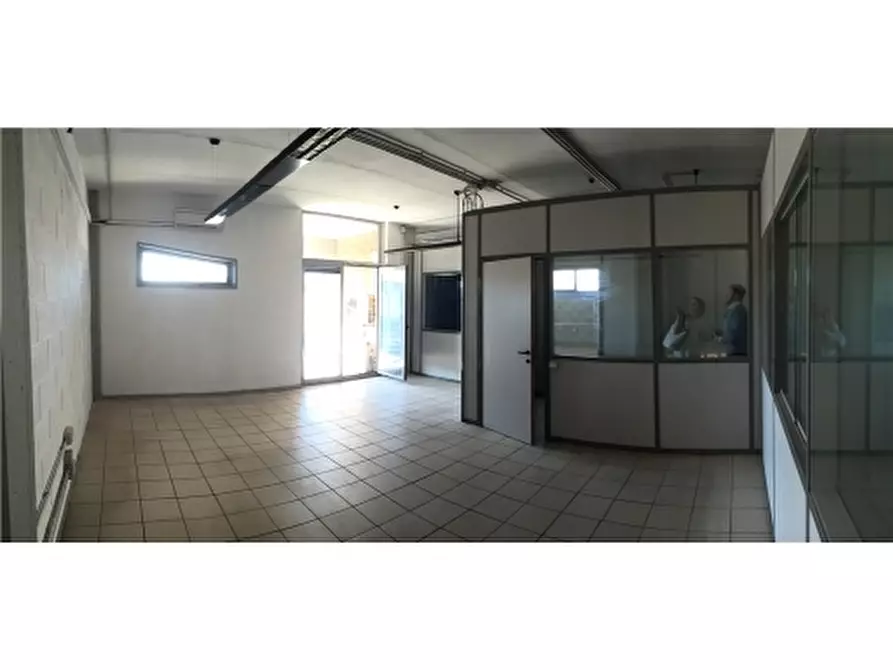 Immagine 5 di Magazzino in affitto  a Montelupo Fiorentino