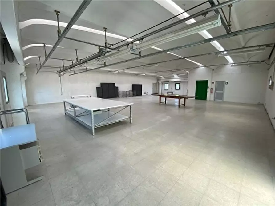 Immagine 3 di Magazzino in affitto  a Montespertoli