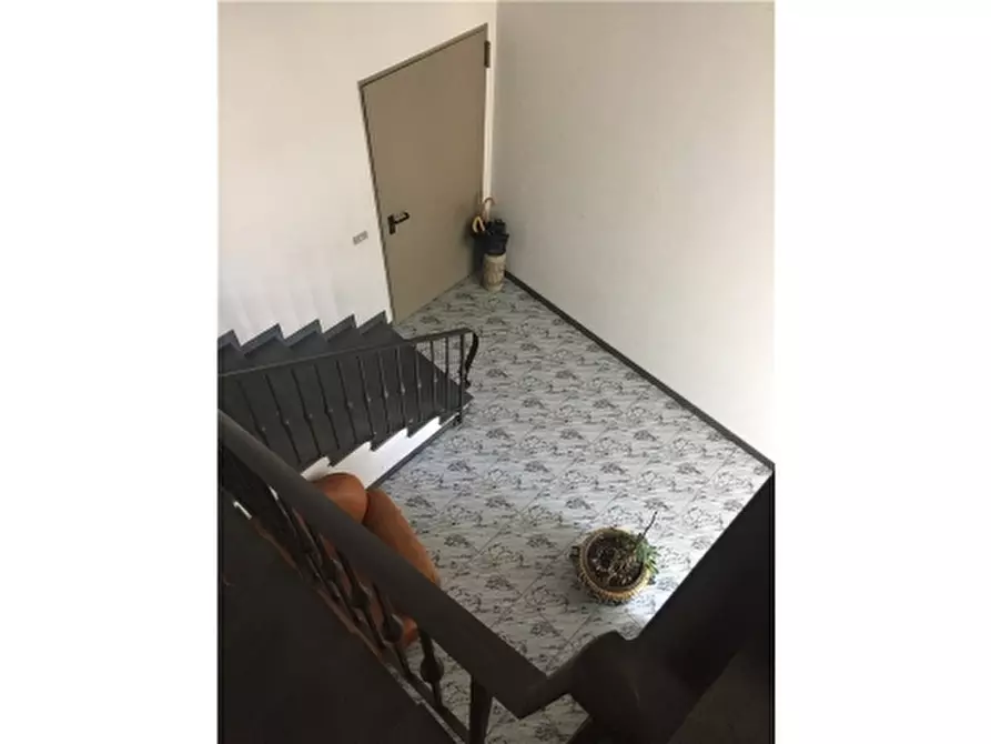 Immagine 4 di Magazzino in vendita  a Montespertoli