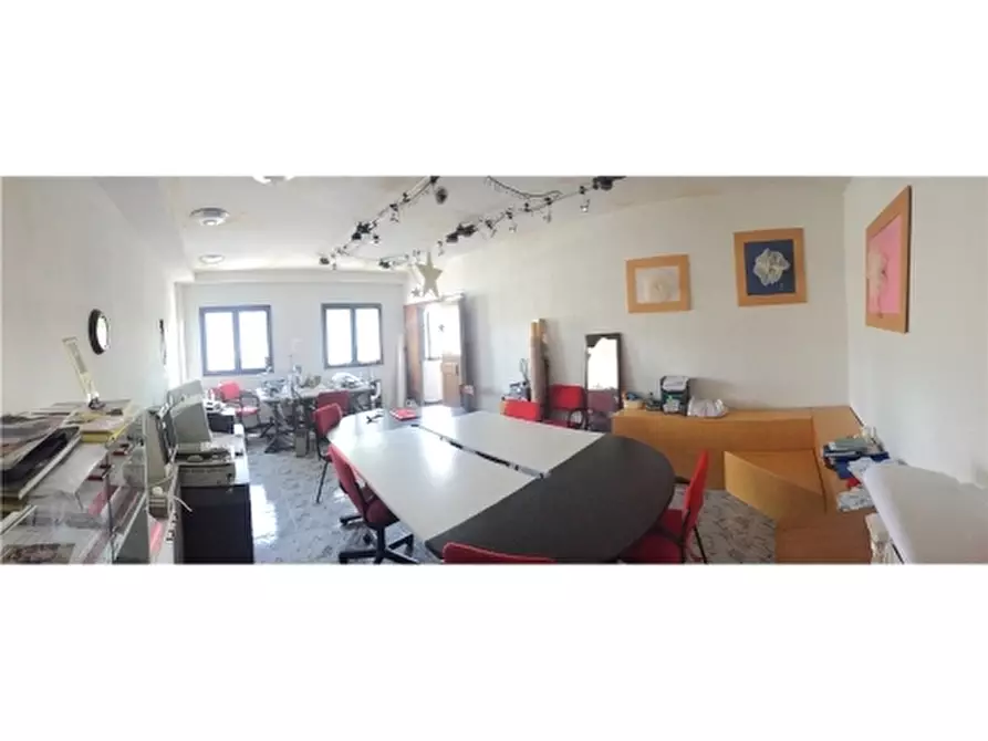 Immagine 8 di Magazzino in vendita  a Montespertoli