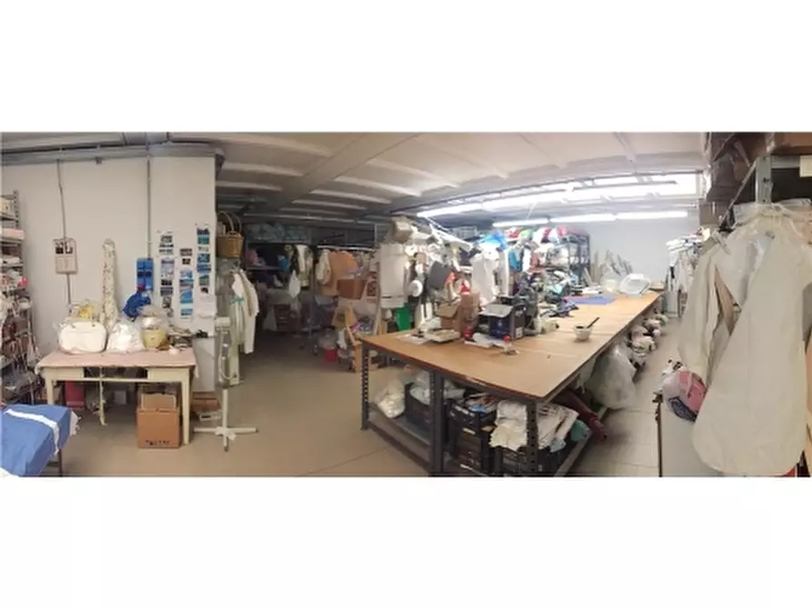 Immagine 11 di Magazzino in vendita  a Montespertoli