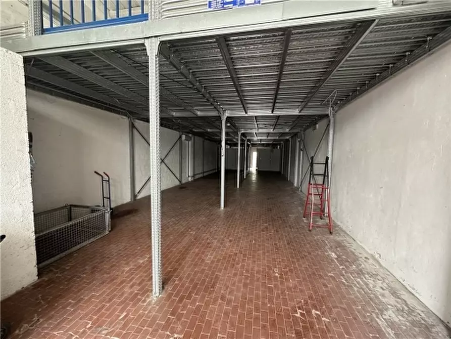Immagine 9 di Magazzino in vendita  a Montespertoli