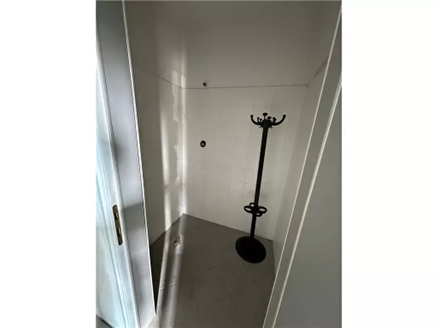 Immagine 8 di Magazzino in affitto  a Montelupo Fiorentino