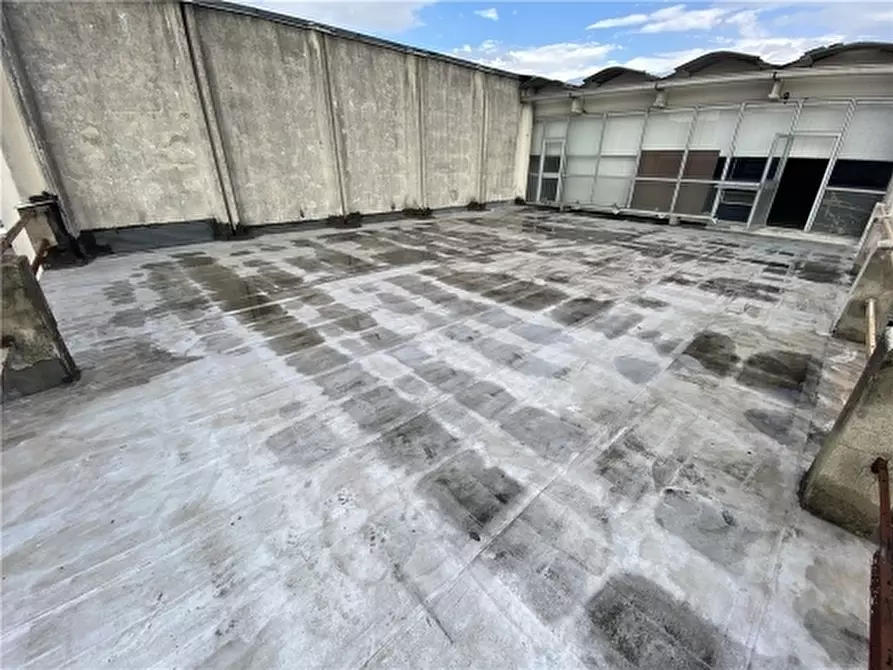 Immagine 9 di Magazzino in vendita  a Empoli