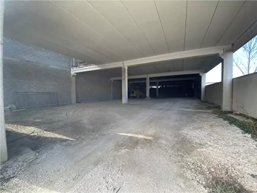 Immagine 5 di Magazzino in vendita  a Montelupo Fiorentino