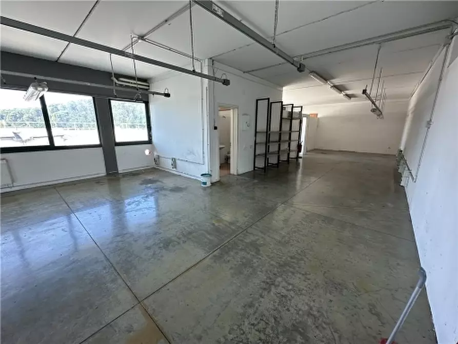 Immagine 8 di Magazzino in affitto  a Lastra A Signa