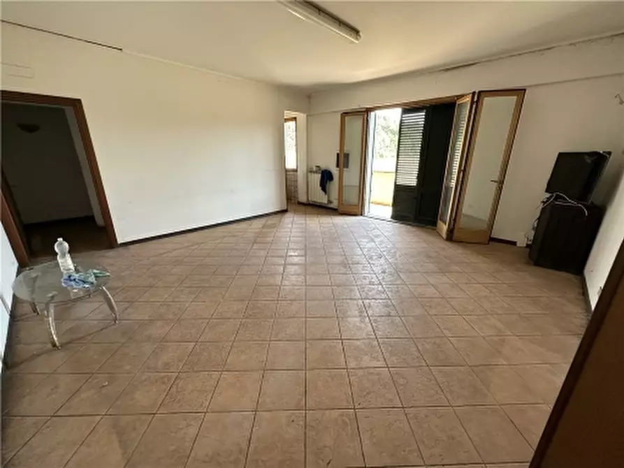 Immagine 18 di Magazzino in affitto  a Lastra A Signa