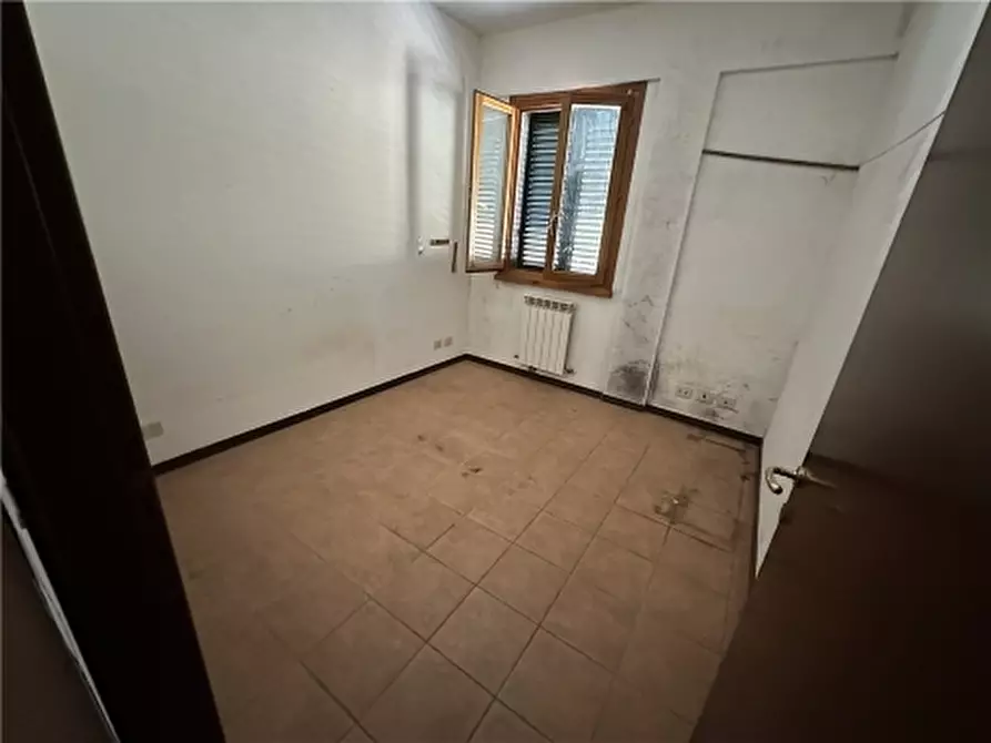 Immagine 23 di Magazzino in affitto  a Lastra A Signa