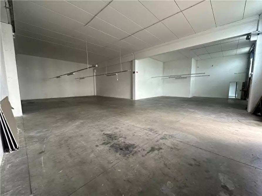 Immagine 2 di Magazzino in affitto  a Montelupo Fiorentino