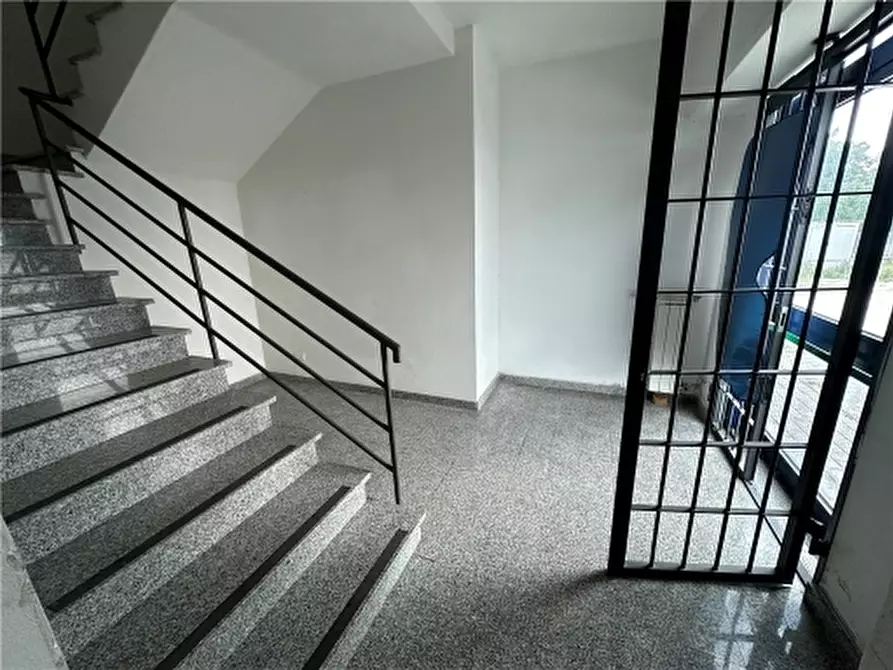 Immagine 11 di Magazzino in affitto  a Montelupo Fiorentino