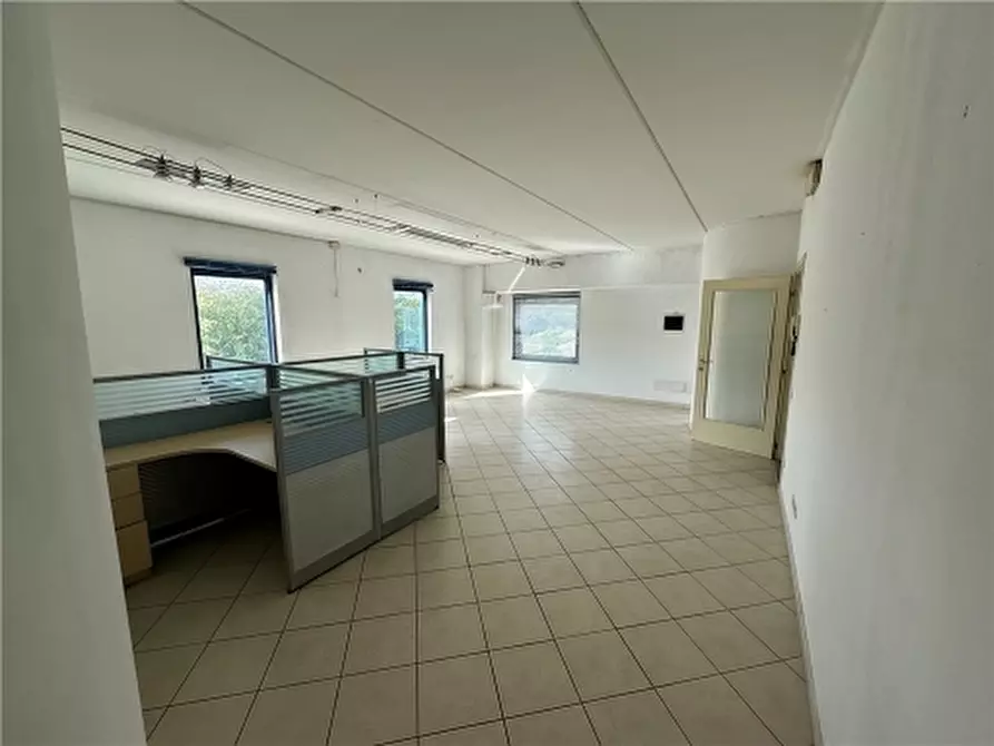 Immagine 16 di Magazzino in affitto  a Montelupo Fiorentino