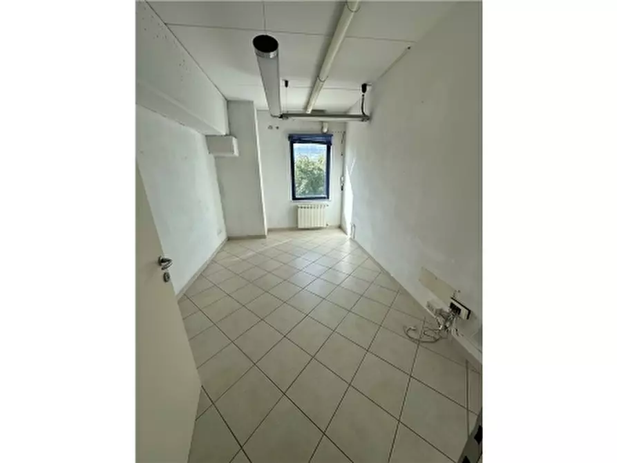 Immagine 19 di Magazzino in affitto  a Montelupo Fiorentino