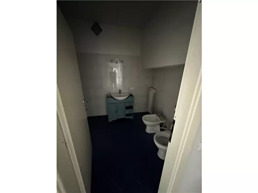 Immagine 20 di Magazzino in affitto  a Montelupo Fiorentino