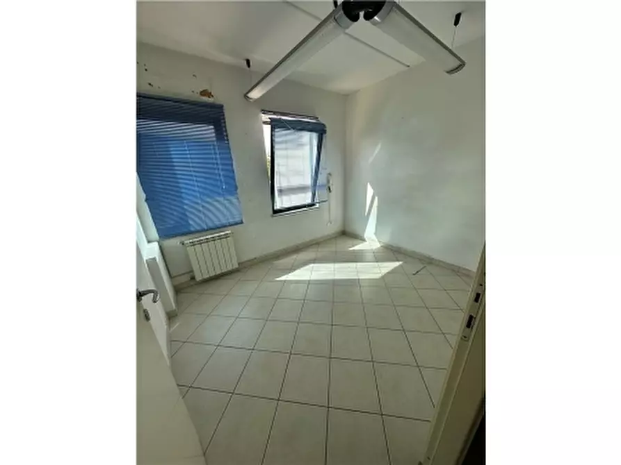 Immagine 23 di Magazzino in affitto  a Montelupo Fiorentino