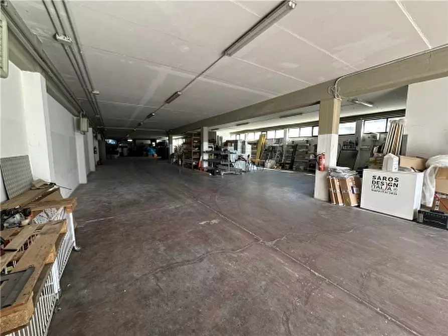 Immagine 5 di Magazzino in vendita  a Vinci