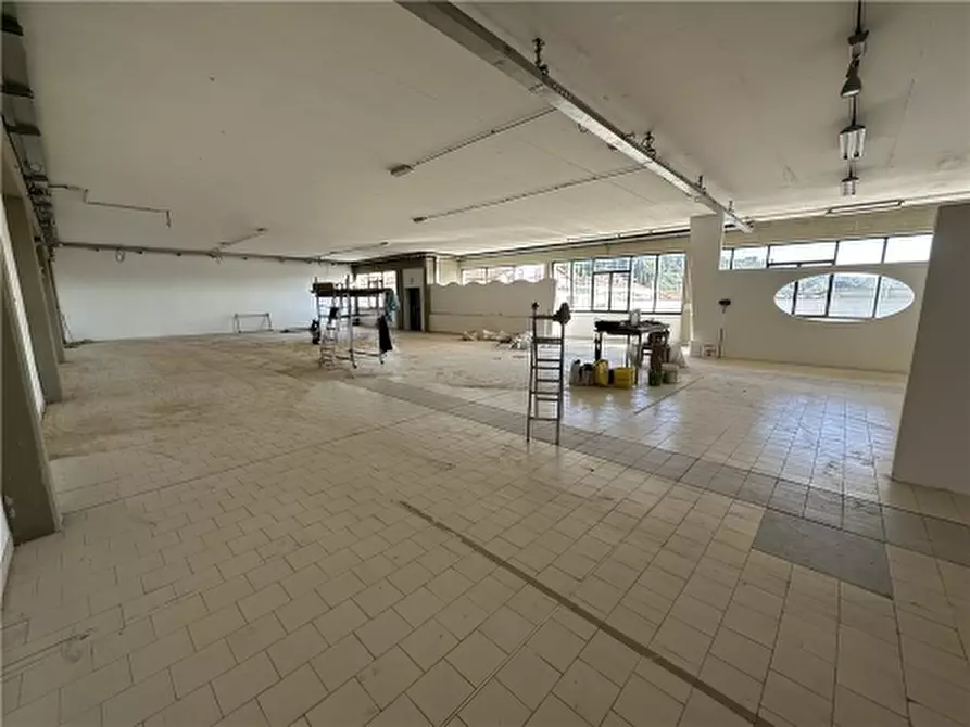 Immagine 15 di Magazzino in vendita  a Vinci