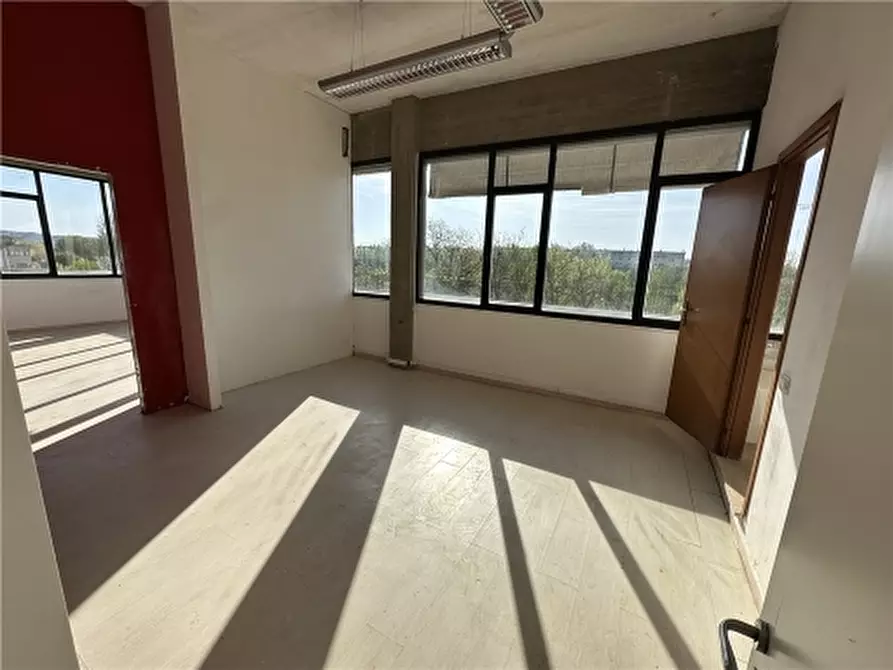 Immagine 20 di Magazzino in vendita  a Vinci