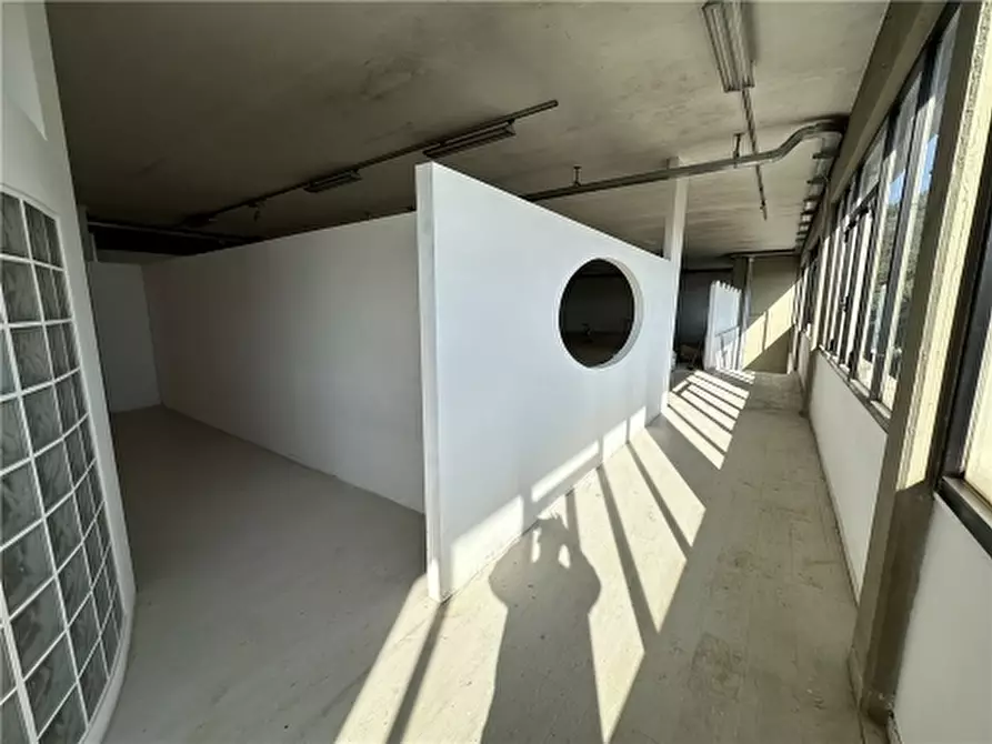 Immagine 1 di Magazzino in affitto  a Vinci
