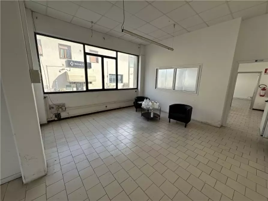 Immagine 2 di Magazzino in affitto  a Vinci