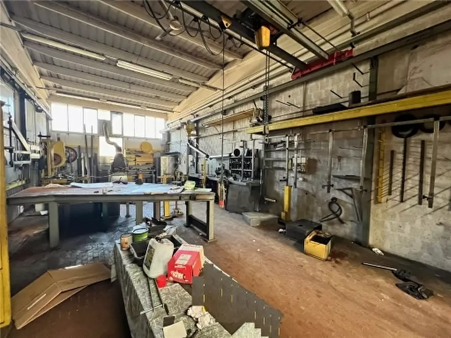 Immagine 7 di Magazzino in vendita  a Montespertoli