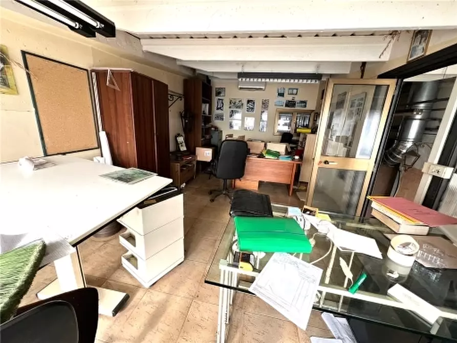 Immagine 8 di Magazzino in vendita  a Montespertoli