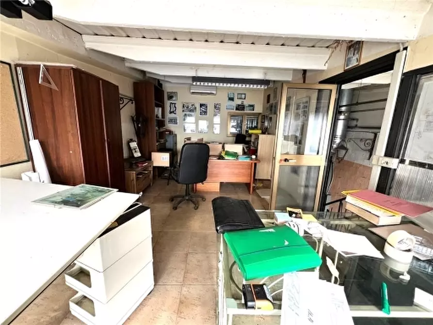 Immagine 9 di Magazzino in vendita  a Montespertoli