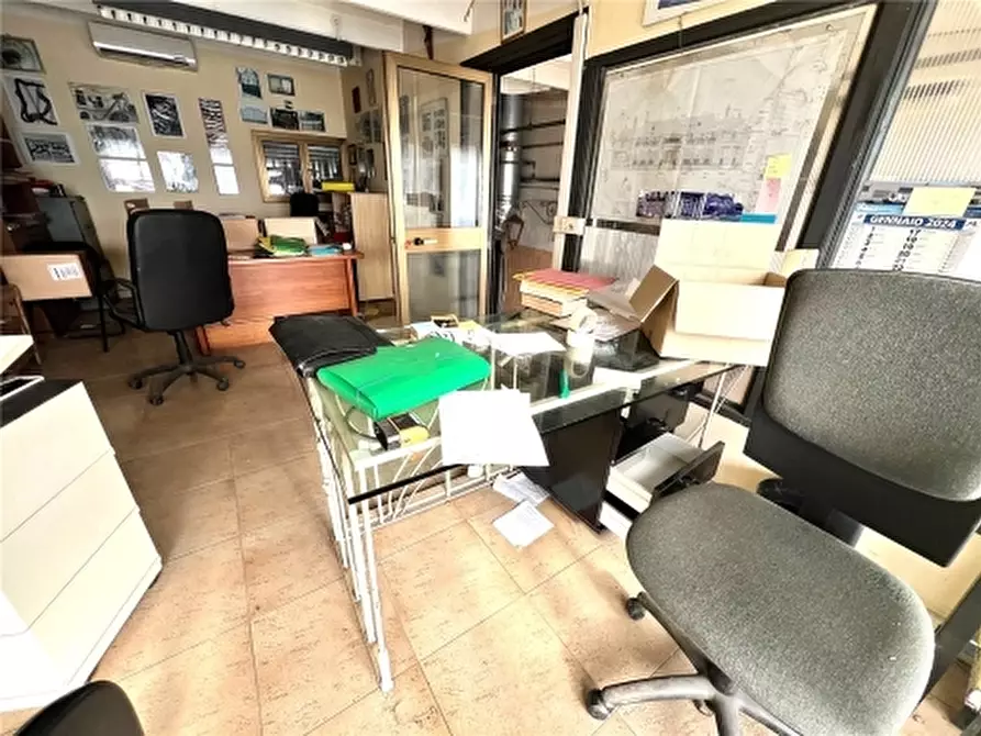 Immagine 10 di Magazzino in vendita  a Montespertoli