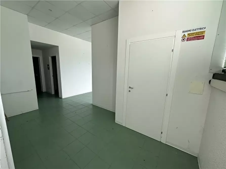 Immagine 2 di Magazzino in vendita  a San Casciano In Val Di Pesa