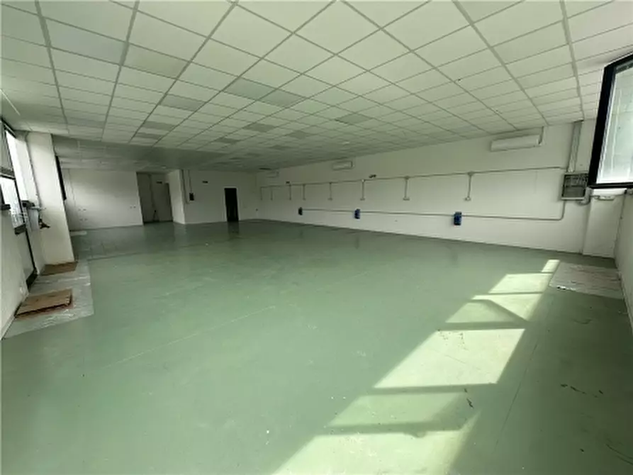 Immagine 9 di Magazzino in vendita  a San Casciano In Val Di Pesa