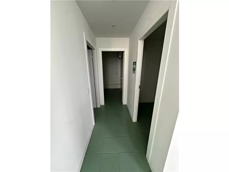 Immagine 11 di Magazzino in vendita  a San Casciano In Val Di Pesa