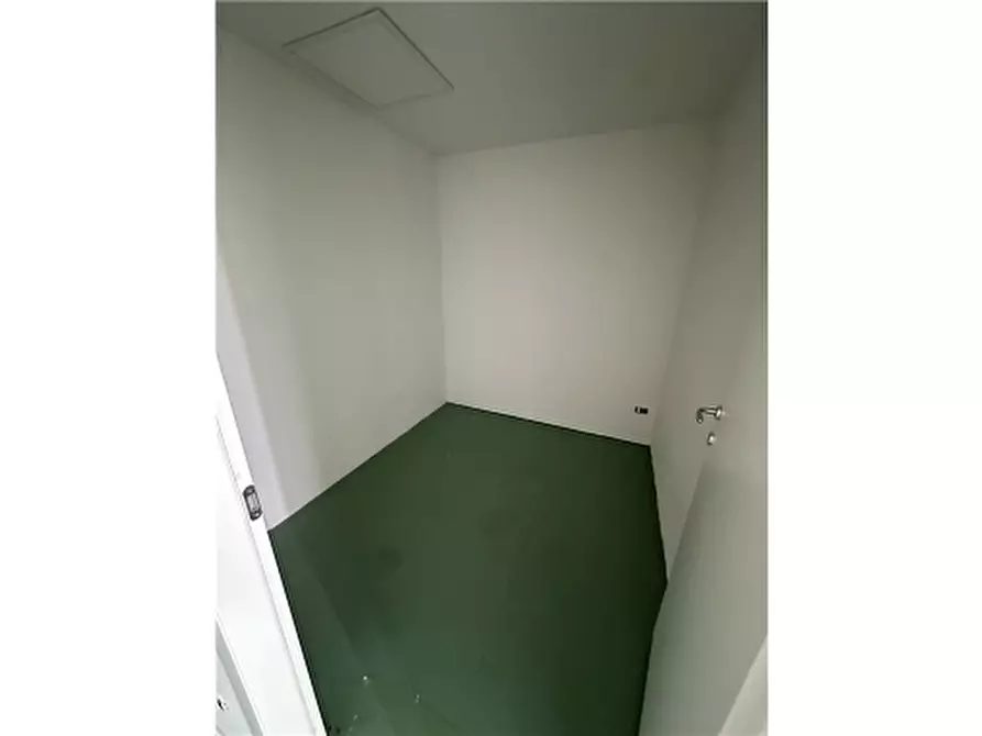 Immagine 12 di Magazzino in vendita  a San Casciano In Val Di Pesa