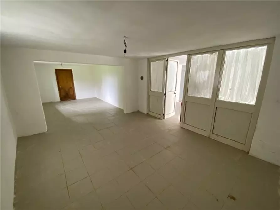 Immagine 1 di Appartamento in vendita  a Lastra A Signa