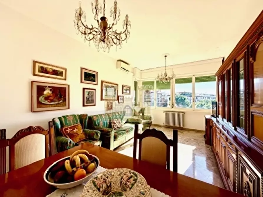 Immagine 3 di Appartamento in vendita  a Firenze