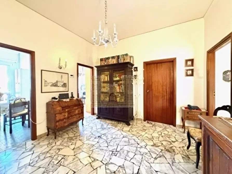 Immagine 8 di Appartamento in vendita  a Firenze