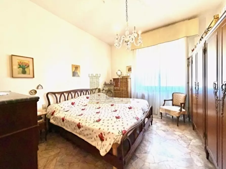 Immagine 11 di Appartamento in vendita  a Firenze