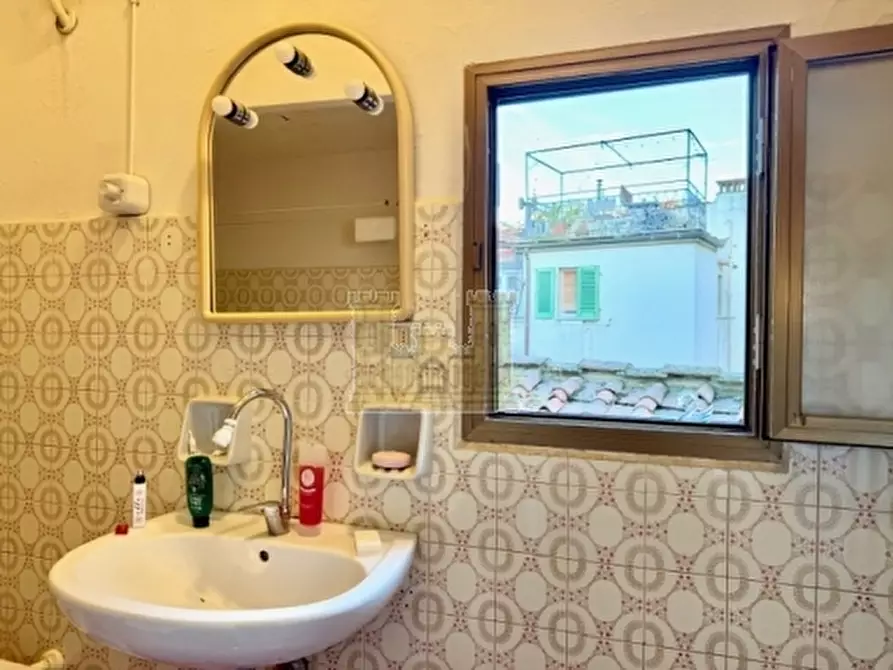 Immagine 9 di Appartamento in vendita  a Firenze