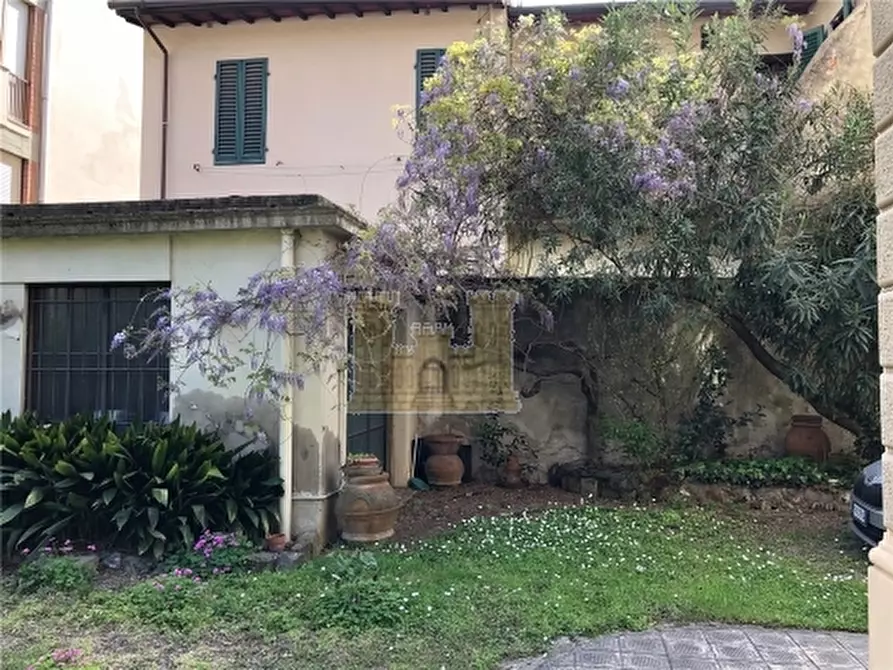 Immagine 21 di Appartamento in vendita  a Firenze